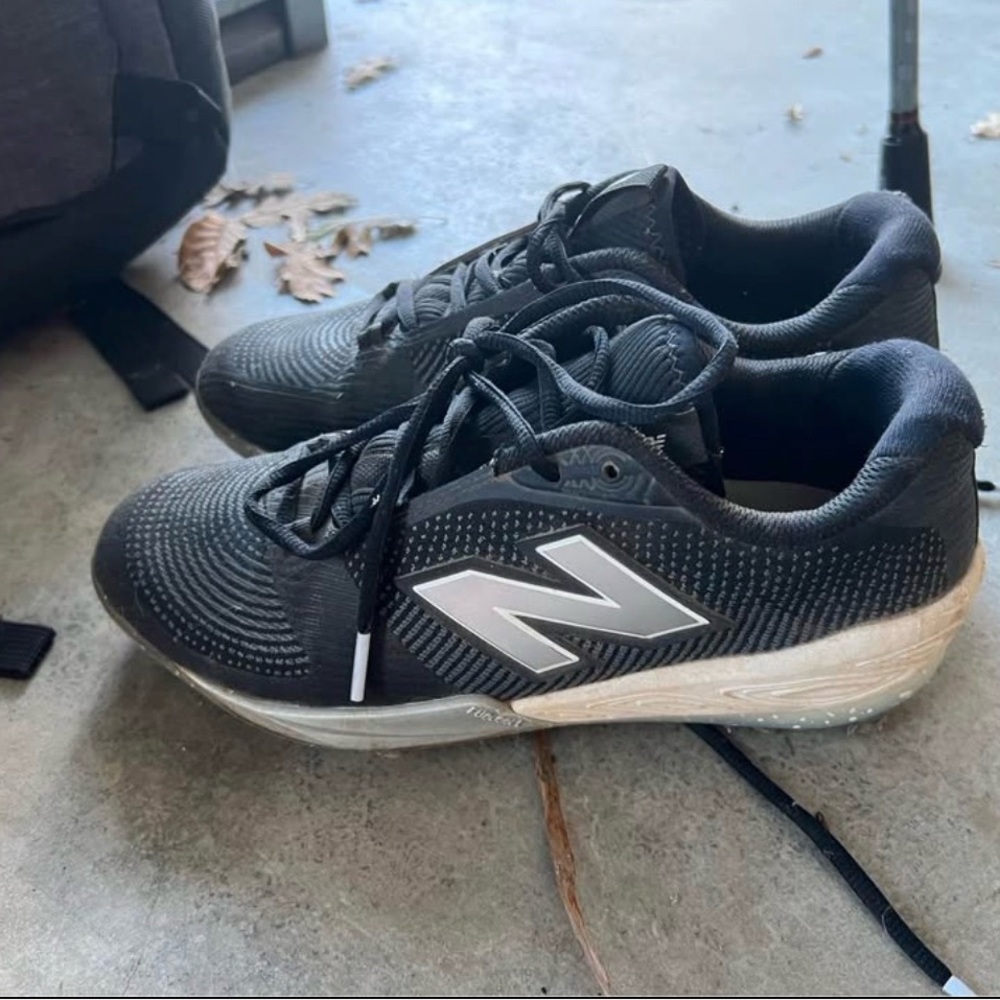 New Balance FuelCell Compv4 Men's Baseball Cleat